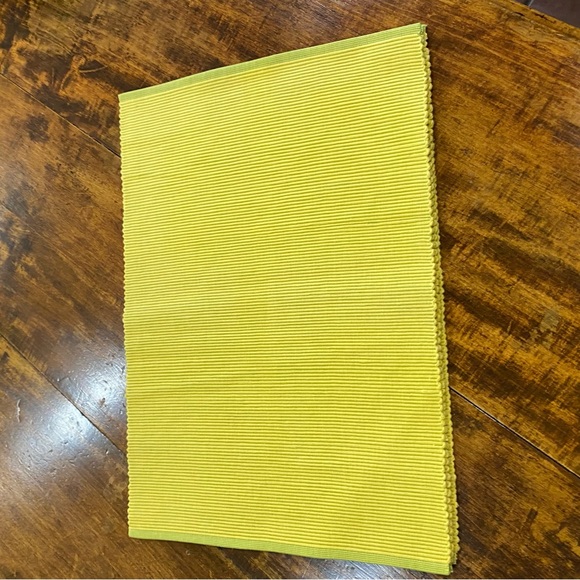 Pottery Barn Placemats Set of Four Yellow and Green Cotton Twill Contemporary - Picture 5 of 8